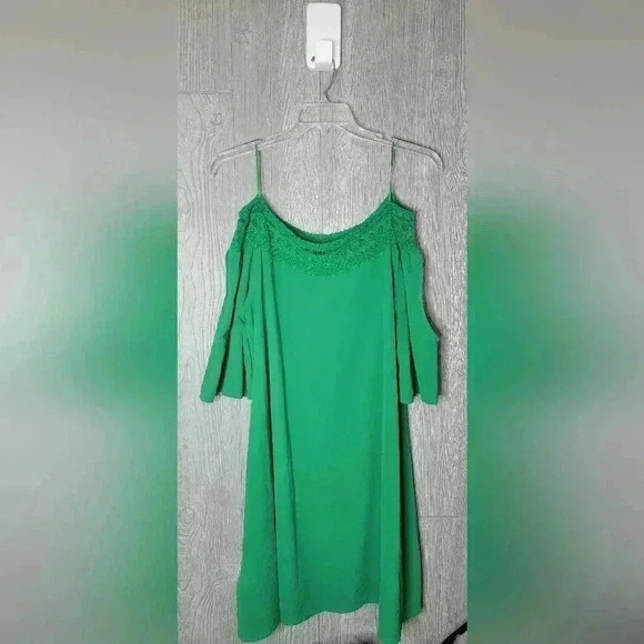 L love emerald green cold shoulder dress with lace detail size 1XL - Picture 1 of 6